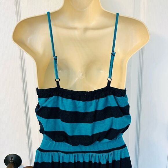 August Silk Navy & Teal Maxi Dress! 🔥 - Picture 4 of 4